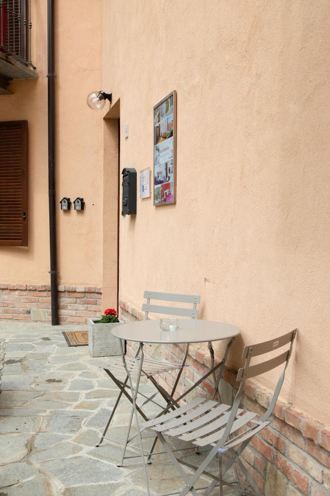 Casa Graziella- Appartamenti Vacanze Portacomaro Екстериор снимка